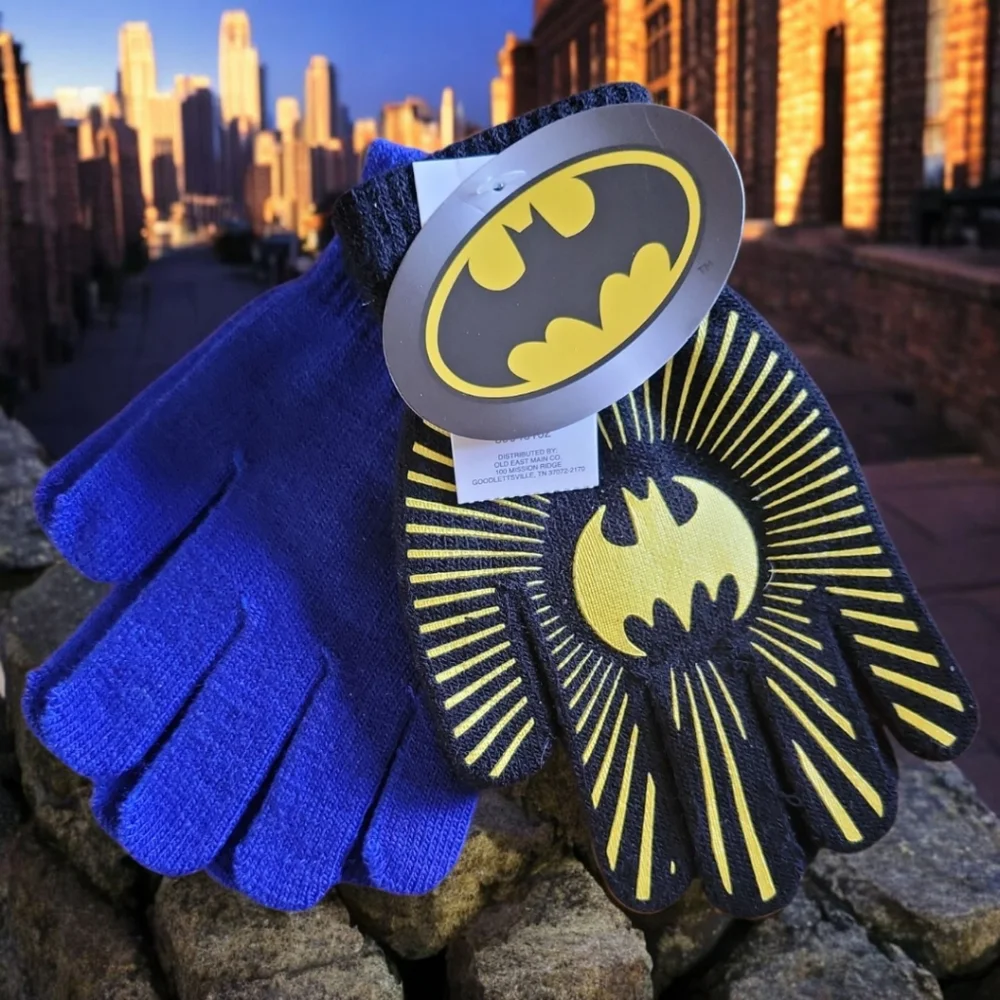 NWT 2 Pair DC Comics Batman Knit Winter Grip Gloves Boys Ages 4-12 Sz M